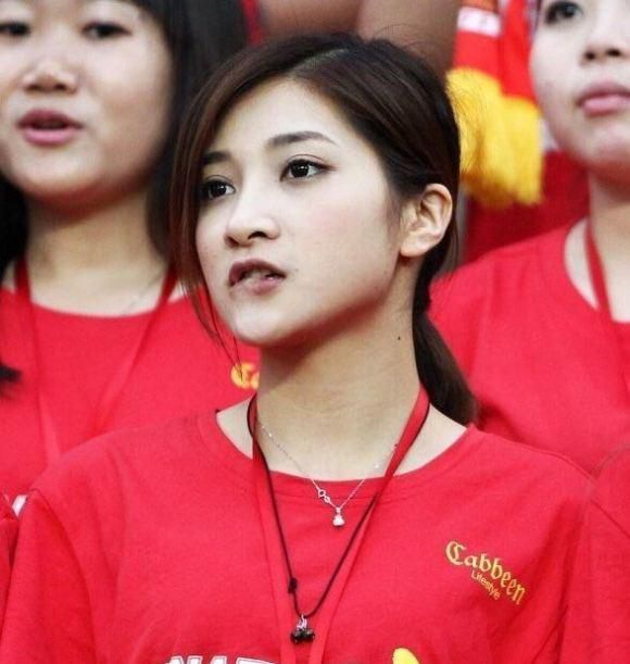 黄子华：她是“凶势”，基本上没有笑的，永远对着我都是凶巴巴的戏。